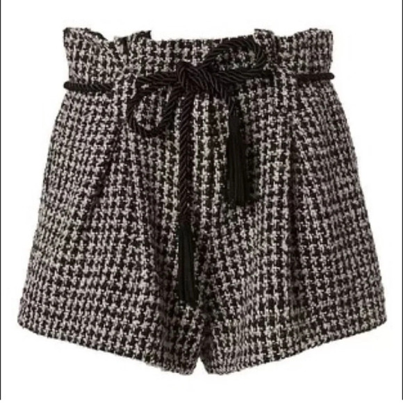 L'AGENCE Pants - L'AGENCE Paperbag Tweed Shorts Houndstooth Tassels Belt Black White Pleated